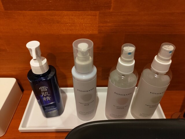 【VISION GLAMPING Resort ＆ Spa 山中湖】鹿児島県の美肌の湯、こしかの温泉の温泉水で作った化粧水や乳液などのスキンケアも充実