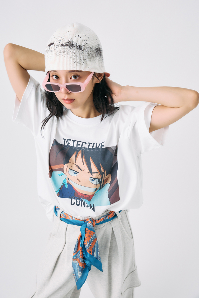 【PAGEBOY×名探偵コナン】コナン名場面フォトＴ（全3種）／￥5,500（税込）・コナンシシュウタンク（全3種）／￥3,990（税込）・コナンフェイスポロシャツ（全3種）／￥6,600（税込）・カギアナロゴキャップ（全3種）／￥4,400（税込）・3連キャラアクリルチャーム（全5種）／￥1,650（税込）・リボンシュシュ（全3種）／￥2,200（税込）・コナンパラパラポーチ（全2種）／￥2,990（税込）
