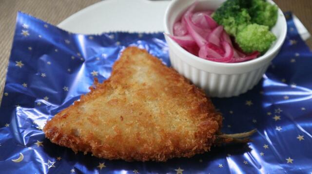 【ラ・ムー  アジフライ50g 6枚入】5分ほどの揚げ焼きで、こんがりきつね色 