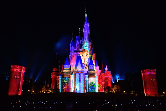 東京ディズニーランド「ワンス・アポン・ア・タイム～スペシャルウィンターエディション～」映画『アナと雪の女王』シーン全公開! ©Disney 06