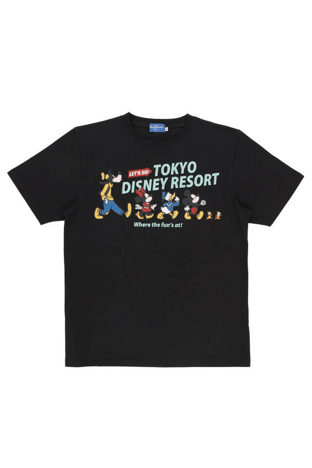 Tシャツ S〜LL 2,900円｜東京ディズニーリゾート 満面のスマイルのミッキーたちがデザインされたグッズ｜販売店舗：東京ディズニーランド「グランドエンポーリアム」、東京ディズニーシー「フィガロズ・クロージアー」｜発売日：2024年4月25日（木）