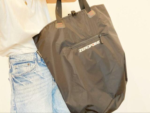 【mont-bell ギアコンテナL】手提げとして使う場合は、ビッグサイズのトートバッグという雰囲気になります