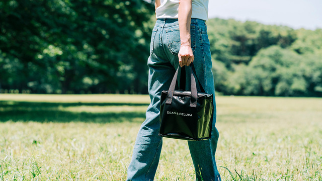 【DEAN & DELUCA】「ターポリンインナーバッグ ブラック」水や汚れにも強いターポリン素材を採用