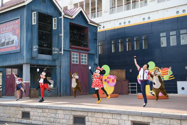 東京ディズニーリゾート「ジャンボリミッキー!レッツ・ダンス!」 © Disney
