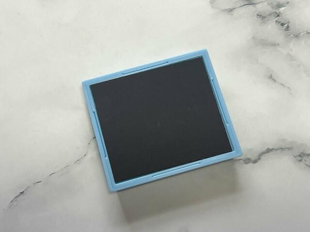 フレームの背面がマグネットになっています