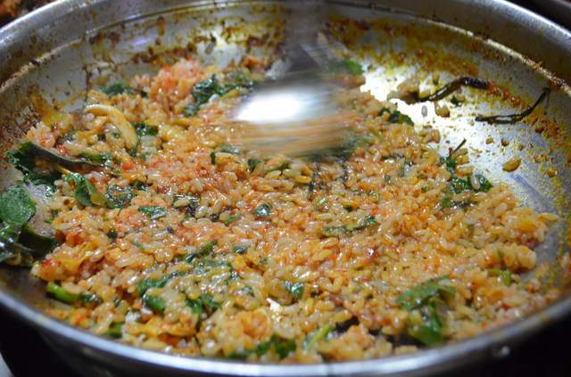 海鮮鍋の残ったスープを使って作ったチャーハン