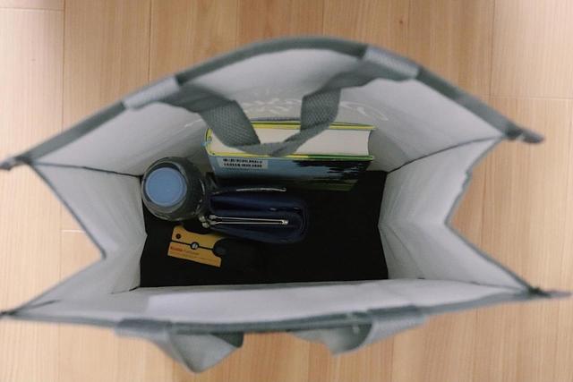 「キャスター付き折りたたみバッグ」