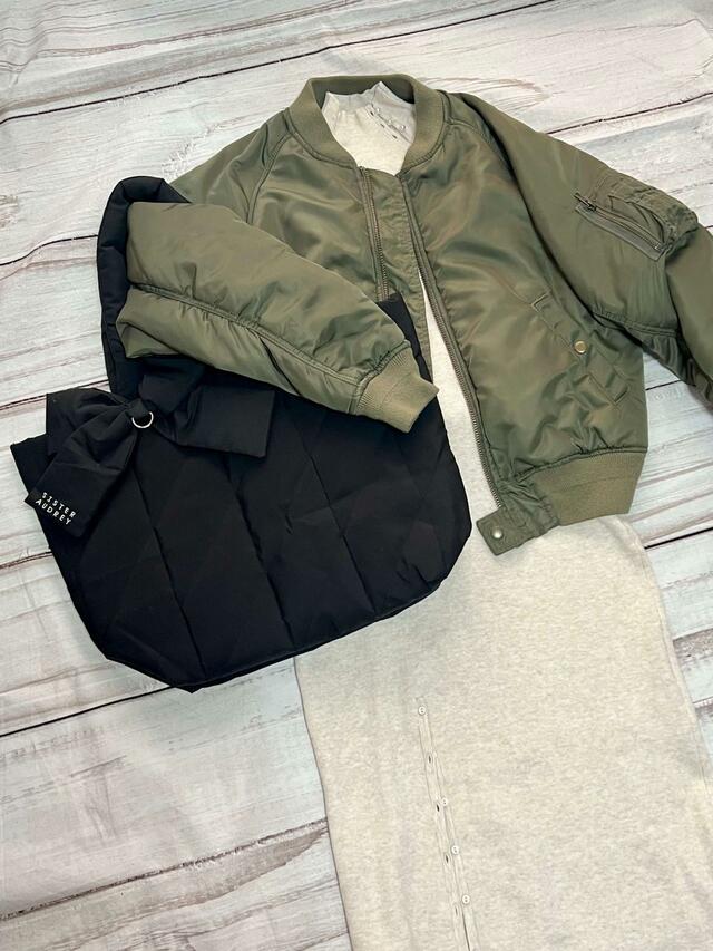 カジュアルなワンピーススタイルに合わせてもかわいい♪