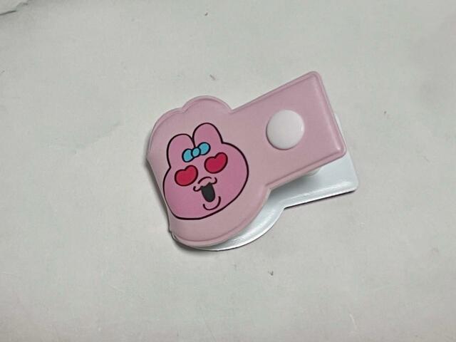 スナップボタンで開閉する仕様