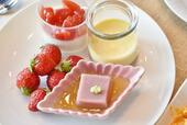 ぷるぷる食感のデザートと豆腐