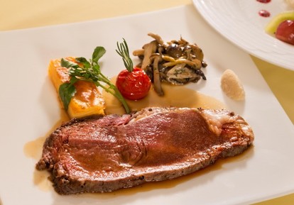 こだわりローストビーフ食べ放題 でビジネスパワーランチ 東京駅目の前 丸ノ内ホテル で期間限定提供 うまい肉