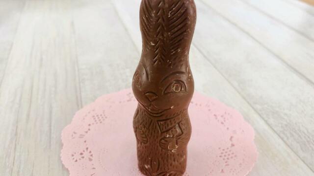 【カルディ】「ウィンデル イースター エッグティン」8.5cmｘ2.7cmほどの立体的なウサギの形をしたミルクチョコレート。