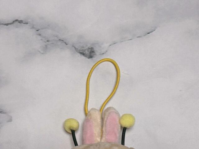 上部にイエローカラーのゴム紐付き！