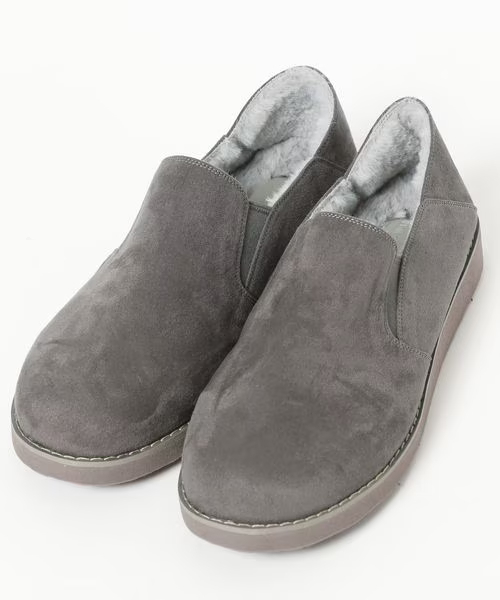 【グローバルワークの冬シューズ売上ランキング 6位】「ふわもこ撥水軽量スリッポン」4,950円（税込）