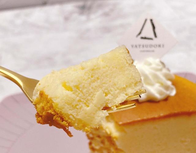【シャトレーゼ　YATSUDOKI（やつどき）】八ヶ岳契約牧場しぼりたて牛乳使用　ふわふわスフレチーズケーキ　ふわっと口の中でほどける…！