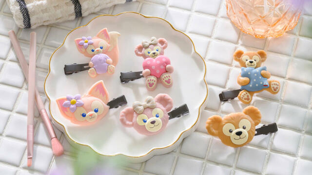ヘアクリップセット 1,400円|ダッフィー&フレンズ|販売店舗:東京ディズニーシー「マクダックス・デパートメントストア」|発売日:2024年10月3日(木)