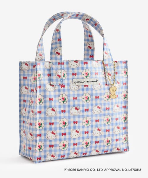 【Cath Kidston × Hello Kitty】スモールブックバッグ Sax 7,700円／Cath Kidstonのシグネチャーアイテムでもあるスモールブックバッグにハローキティコラボが登場