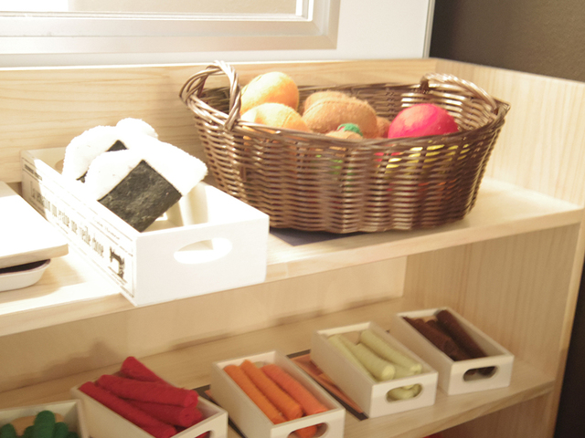 手作りの野菜のおもちゃは、マルシェの疑似体験もできる