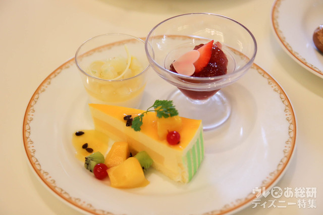 “ドナルドのホット・ジャングル・サマー”スペシャルメニュー｜ブッフェレストラン「シャーウッドガーデン・レストラン」