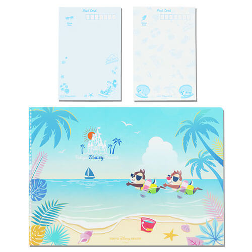 ポストカード&クリアホルダー 800円｜東京ディズニーリゾート「SuiSui Summer」グッズ｜発売日：2024年6月13日（木）｜販売店舗：東京ディズニーランド「グランドエンポーリアム」、東京ディズニーシー「ガッレリーア・ディズニー」