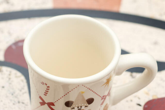 練乳ムース&ベリーゼリー、スーベニアカップ付き 1200円｜カップの飲み口