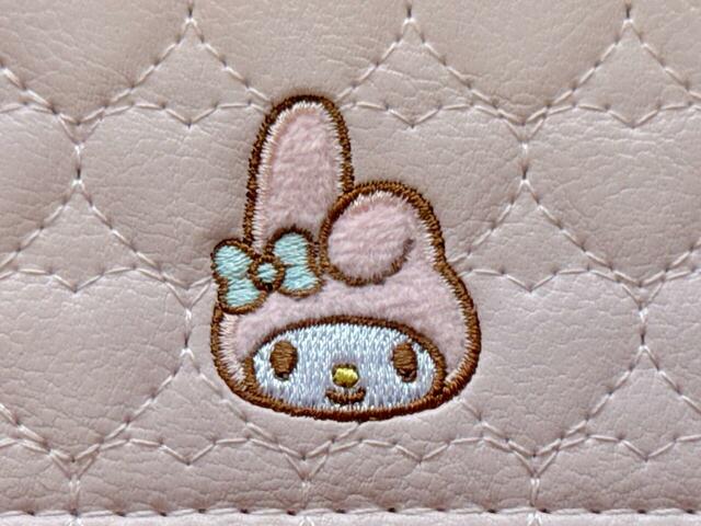 マイメロディの耳は立体感のあるもふもふ素材