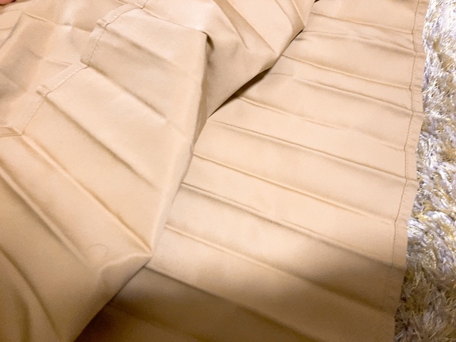 【ワークマン レディース撥水ライトプリーツスカート】程よい厚みがあり、中が透けません