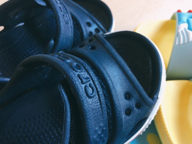 【ベビーサンダル】 人気ブランドのアイテムから写真映えするカラフルなアイテムまで