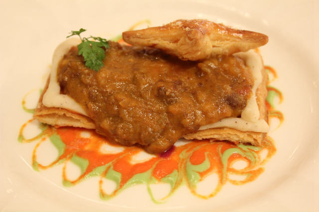 ポルチーニのクリームソースとボロネーゼの温かいパイ(2)