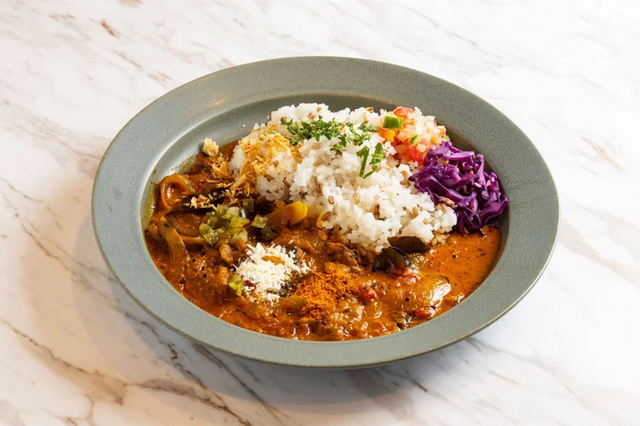 「アレンジおせち 鯛だしとアサリのカレー」＜期間：2025年1月2日～1月6日＞【角川食堂に当日使えるビュッフェクーポン入り「福袋」登場！甘酒やお菓子の振る舞いもある「年越し・お正月フェア」開催♪】