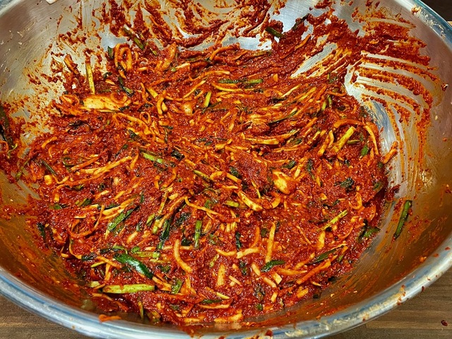 【釜めし 大統領】香味野菜を入れたヤンニョム。これだけでもかなりおいしい