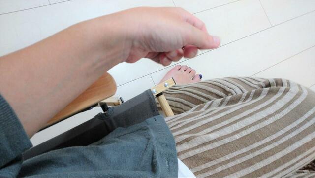 【ワークマン 燃え広がりにくいキャンピングチェア】小さいけどちょうどいいひじ掛け