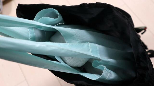 【ワークマン イージス防水メッセンジャーバッグ】防水袋はサブバッグを使うと、奥のものも取り出しやすいです