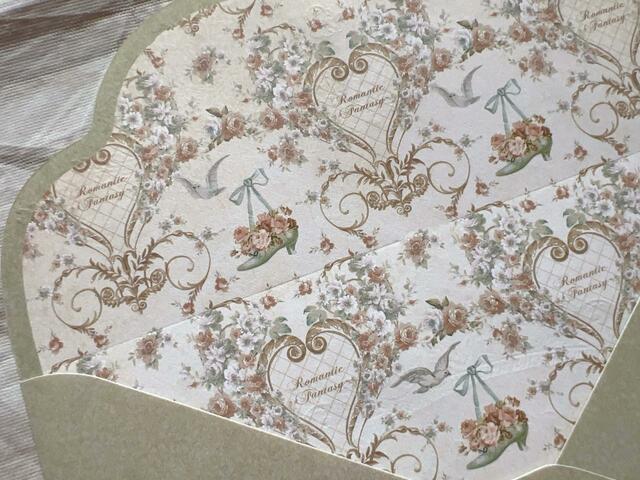 お花がハート型を描いているのがロマンティック!