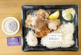 【デニーズ 唐揚げ弁当】粒マスタードが特徴的な一風変わった唐揚げ弁当