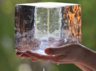 『天然水　氷』