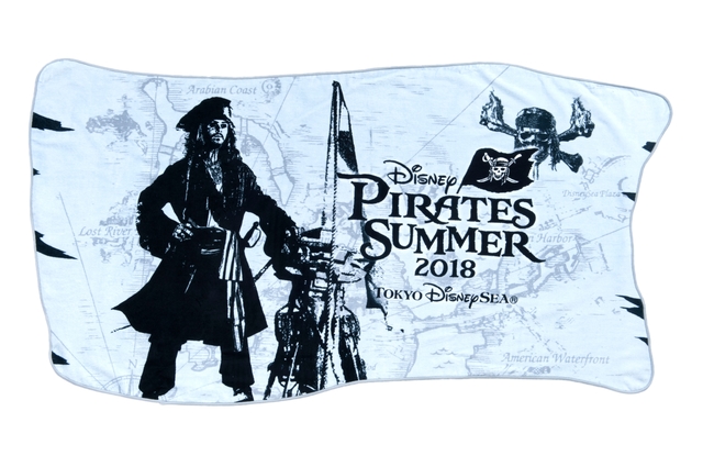 バスタオル ¥3,000 ※縦約75×横約136cm｜東京ディズニーシー「ディズニー・パイレーツ・サマー」2018年