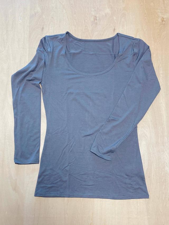 【GU(ジーユー)】スタイルヒートUネックT(8部袖)/税込690円