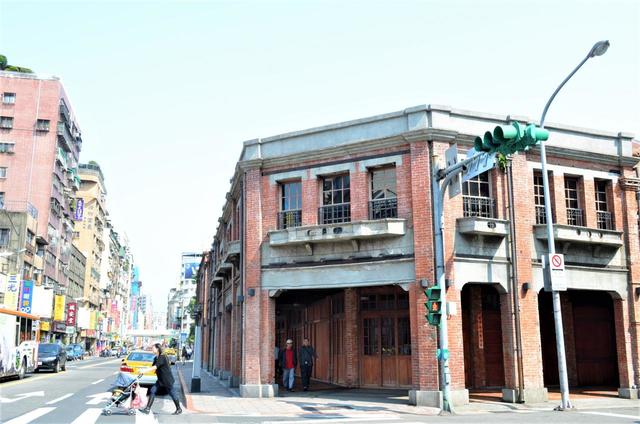 剥皮寮は龍山寺とともに艋舺を象徴する建物