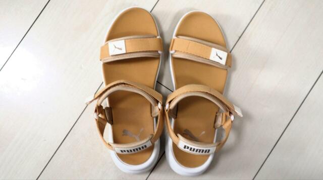 【PUMA ソフトライド VOLA サンダル】ヌーディーな印象のベージュ。スポーツブランドではちょっと珍しく、肌なじみがよくて足長効果も期待できそう!