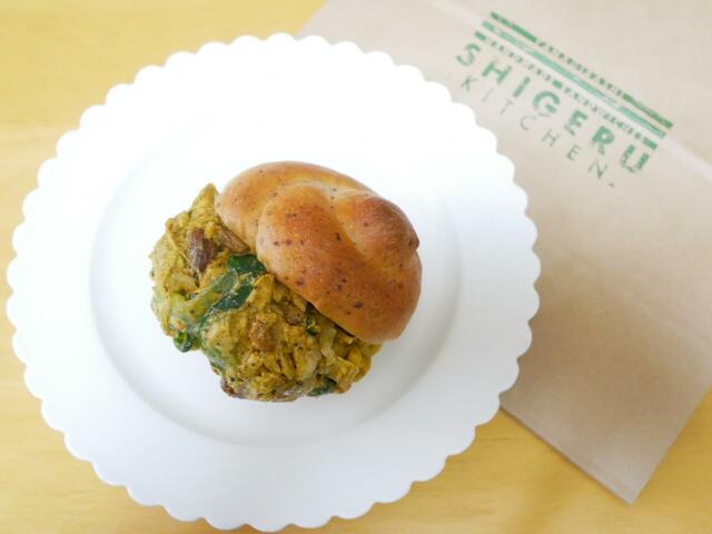 チキンサラダのミニバーガー