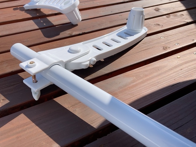 【ニトリ 壁面つっぱり物干し(リフティ400)】女性一人でも組み立て可能