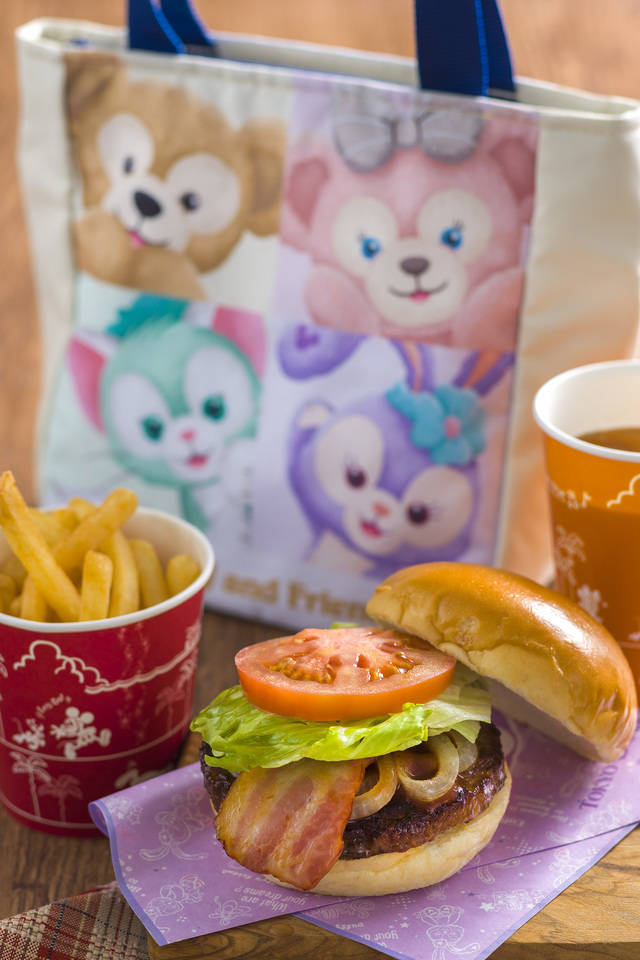 「ケープコッド・クックオフ」はボリューム勝負!｜ケープコッド・クックオフのファーストプライズセット スーベニアランチケース付き ¥1,950【販売期間】2017年8月1日〜10月22日【販売店舗】ケープコッド・クックオフ