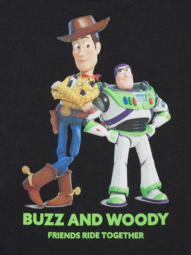 グラフィックTシャツ ¥1,990｜ユニクロ UT ディズニー「マジック フォー オール アイコンズ」