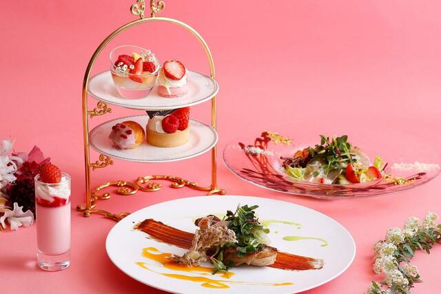 「ミニアフタヌーンティー付コース（イメージ）」＜2024年3月5日（火）～4月23日（火）＞【ザ ストリングス 表参道ストロベリーガーデン アフタヌーンティー】