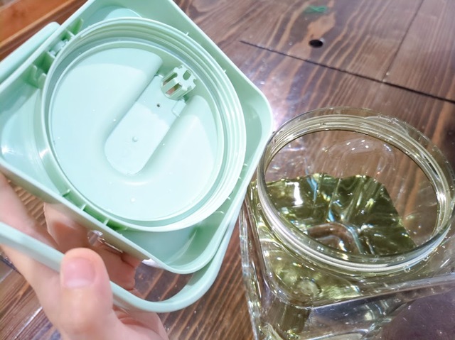 【KOKOBI 麦茶ポット】広口ボトルなので洗いやすくお手入れもラク