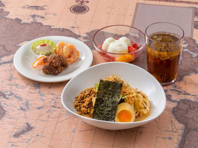 ヴォルケイニアセット 1,880円｜東京ディズニーシー「ヴォルケイニア・レストラン」