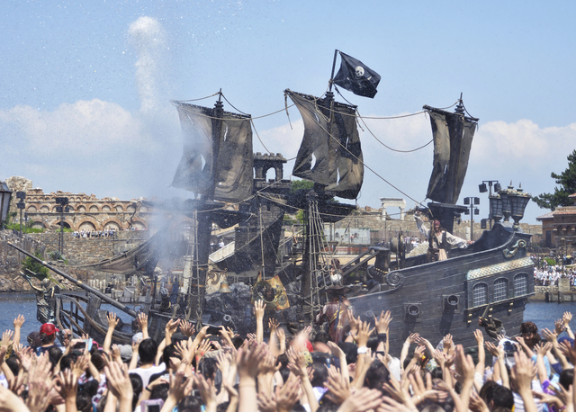 『東京ディズニーシー 20周年 アニバーサリー・セレクション』パイレーツ・サマーバトル“ゲット・ウェット！”