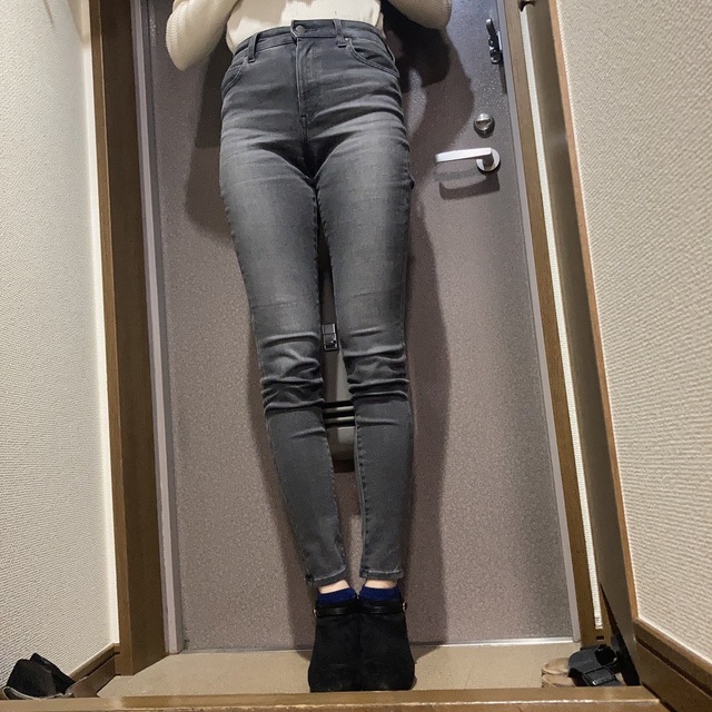 【UNIQLO（ユニクロ）　ウルトラストレッチスキニーハイライズジーンズ】脚が細く長く見えます！