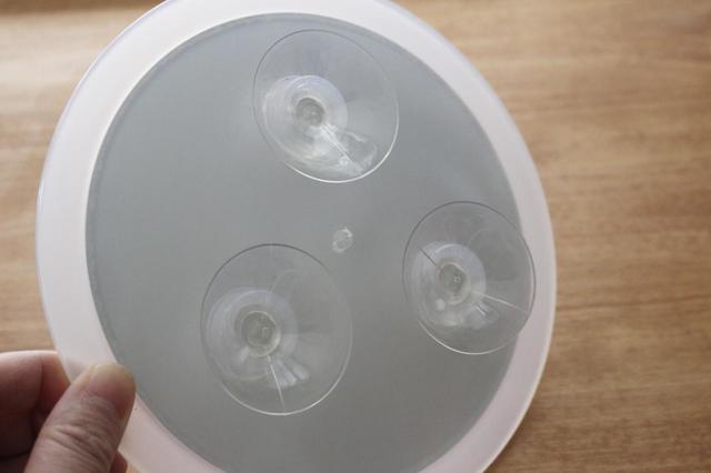 【ダイソー】吸盤付き鏡（ラウンド）／200円